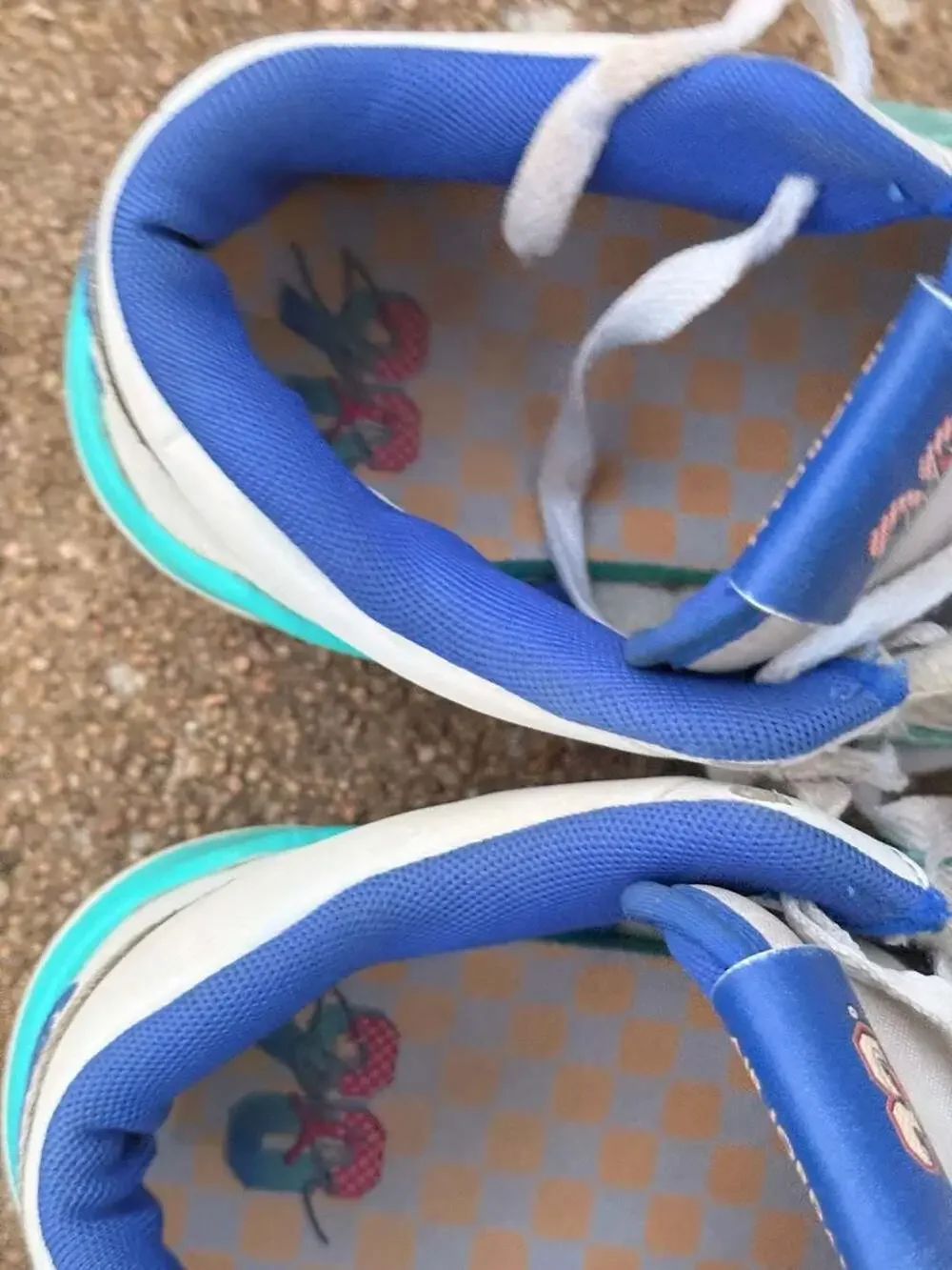 Jordan Stadium 90 SE GS 'White/Hyper Royal/Hyper Jade' sz 7Y